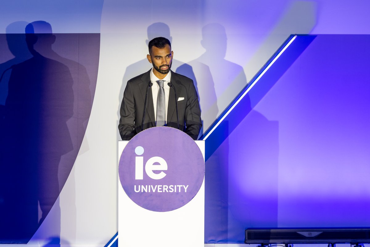 IEbusiness's tweet image. Congrats to our Global Online MBA grads! 🎓
With Dean Lee Newman and keynote by Jens Fehlinger (Swiss Intl Air Lines), this cohort now steps forward chasing their #NextBestYou.