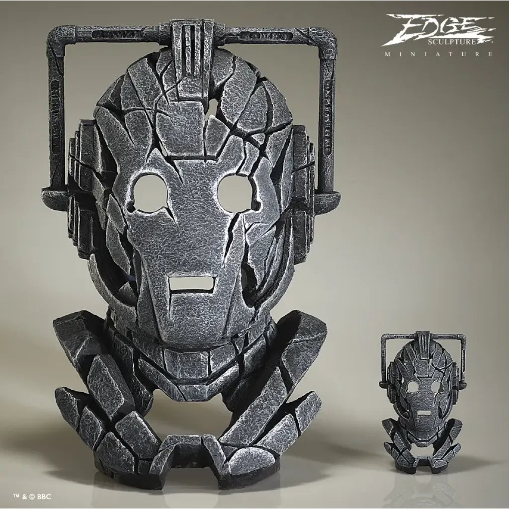 hostproductions's tweet image. It's the Cyberman head bust!
But perhaps... Slightly smaller than you were expecting 👀
Available now from @RobertHarropLtd for £80. Non-Limited but still numbered.