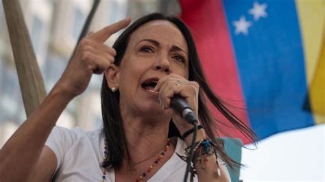 𝑴𝒆𝒍ania🩵 (@melania0880) on Twitter photo 🧵🇻🇪 <a href="/MariaCorinaYA/">María Corina Machado</a> no está desaparecida.
Está donde no la ven, diciendo lo que nadie se atreve.
Y lo que soltó en ABC y Fox no fue una entrevista.
Fue una radiografía brutal del régimen… y de sus cómplices.
👇
🧨 No habló desde el miedo.
Ni desde el exilio.
Habló desde la 🧵🇻🇪 <a href="/MariaCorinaYA/">María Corina Machado</a> no está desaparecida.
Está donde no la ven, diciendo lo que nadie se atreve.
Y lo que soltó en ABC y Fox no fue una entrevista.
Fue una radiografía brutal del régimen… y de sus cómplices.
👇
🧨 No habló desde el miedo.
Ni desde el exilio.
Habló desde la