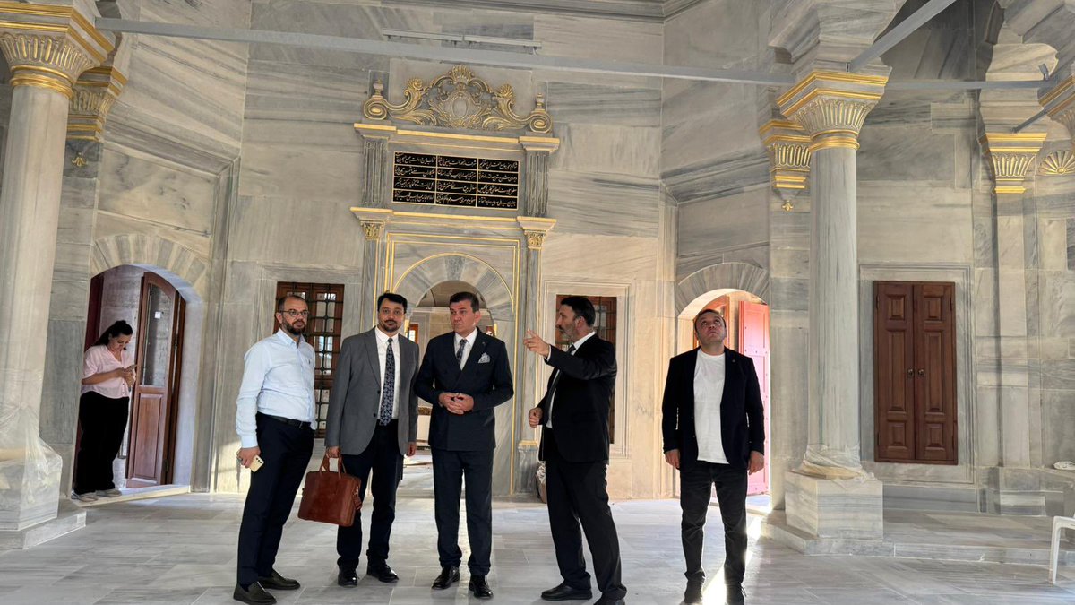 22 Temmuz’da İslam Ülkeleri Akademisyenler ve Yazarlar Birliği (AYBİR) heyeti olarak İstanbul Valisi Sn. Davut GÜL beyi makamında ziyaret ettik. Yaptığımız çalışmalar ile ilgili kendisini bilgilendirdik. 

Sonrasında, AYBİR heyeti olarak İslam İşbirliği Teşkilatı’na bağlı olan