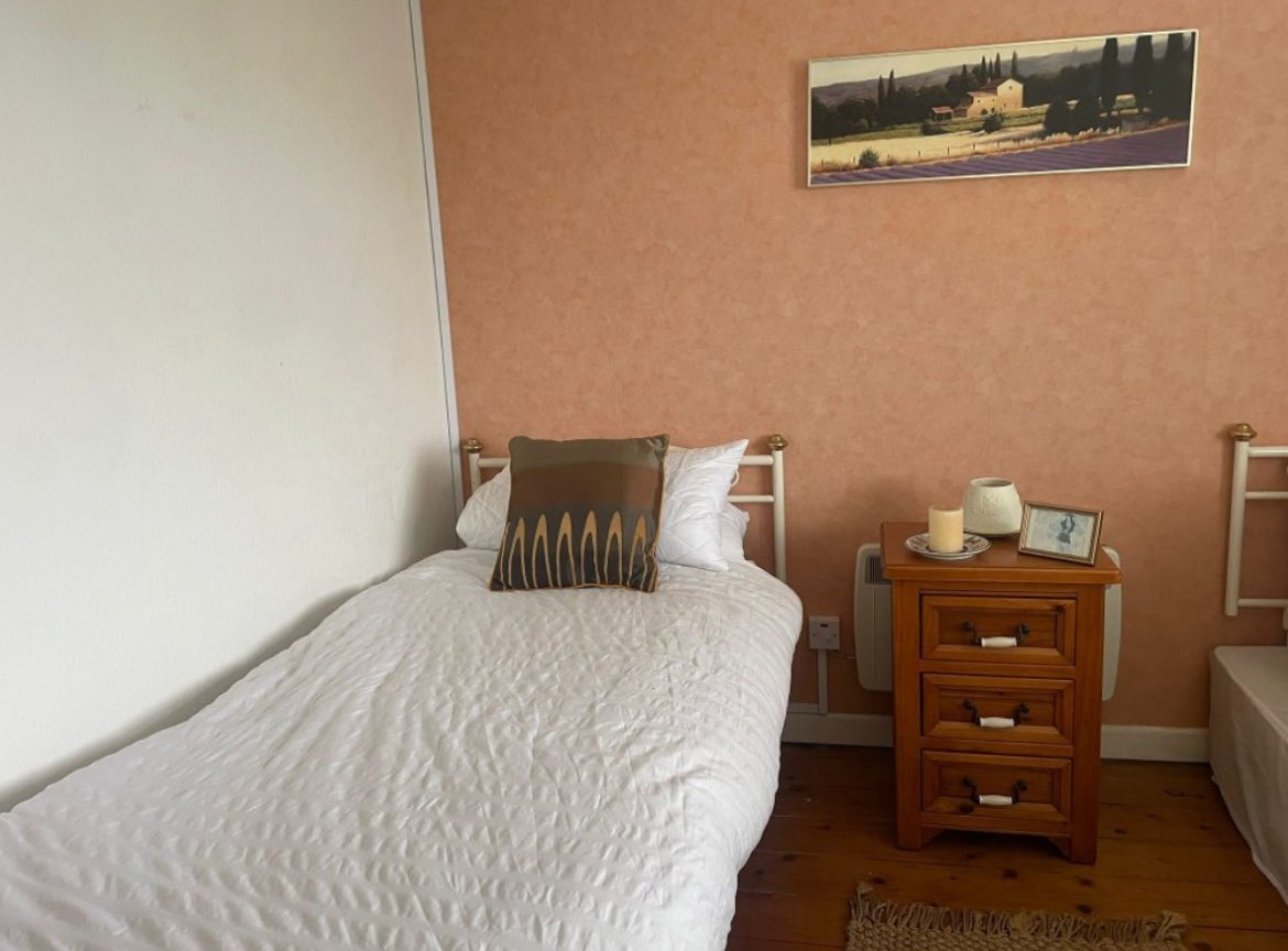 THEHomeshareIE's tweet image. 🌟 Exciting Opportunities in North Dublin! 🌟
🏡Looking for affordable and welcoming accommodation? Check out these two fantastic female-only homeshare options in friendly North Dublin — complete with great transport links, lovely gardens, and a warm, supportive environment.
🐶…