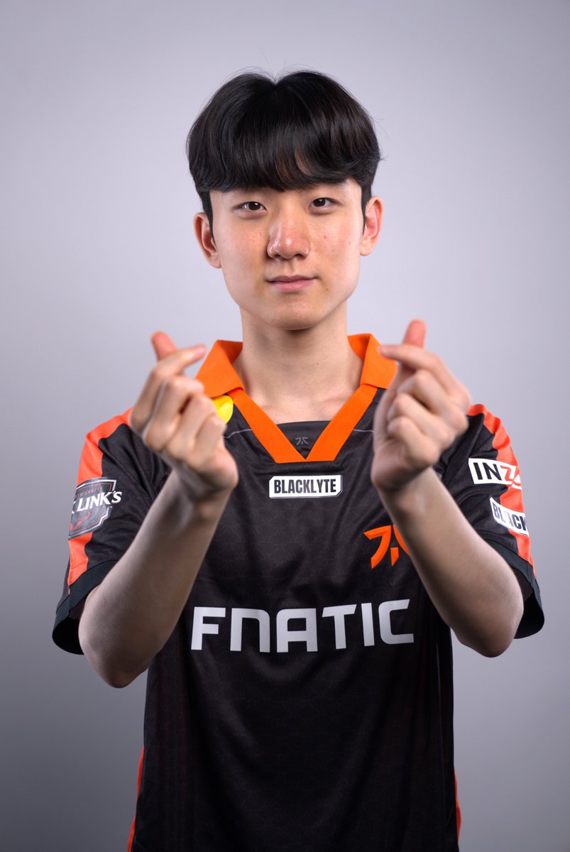 FNATIC's tweet image. o
○
╭◜◝ ͡ ◜ ͡ ╮ ╭◜◝ ͡ ◜◝ ͡ ◝╮
( thinking ) ( about )
╰◟◞ ͜ ╭◜◝ ͡ ◜◝ ͡ ◝ ͡ ╮◞◟◞ ╯
( FNC Poby )
╰◟◞ ͜ ◟◞ ͜ ◟◞ ╯