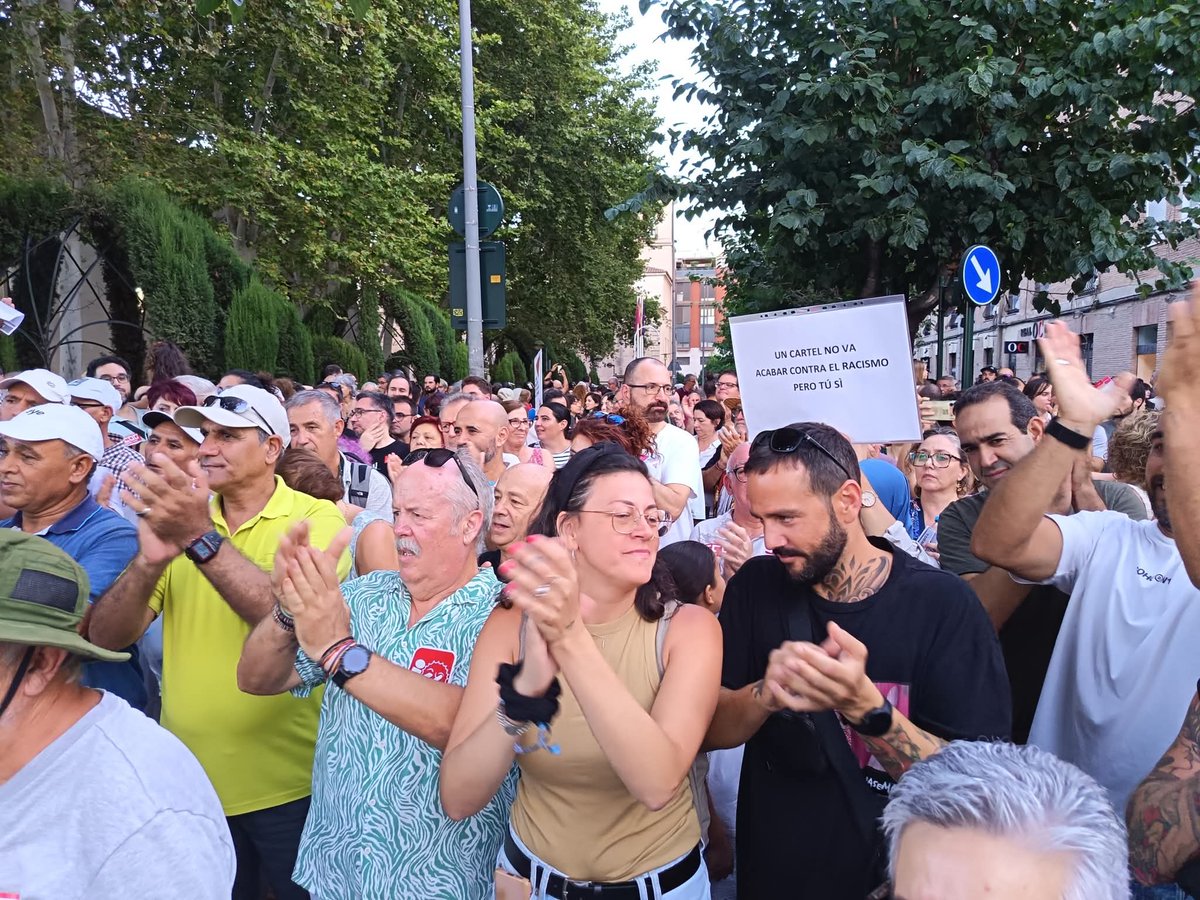 FeministasRM's tweet photo. Ayer estuvimos presentes en la concentración anti racista en Murcia, no queremos que se vuelvan a repetir episodios como los de Torre Pacheco
#BastaYa
#RacismoNo
#OdioNo https://t.co/m0OOqGDspp