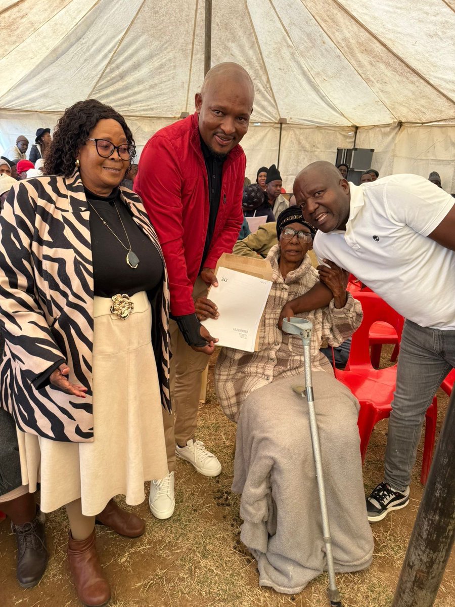 Action4SA's tweet image. 🏡 Today, City of Tshwane Executive Mayor Dr. @NasiphiM led the handover of eight newly-built houses to residents of Bronkhorstspruit.
This follows yesterday’s handover of title deeds in Stinkwater, Hammanskraal by Tshwane MMC for Housing and Human Settlements, Ald Aaron…