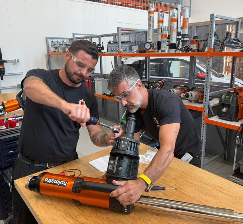 GFRS MT PERSONNEL ATTEND HOLMATRO SERVING COURSE

Gibraltar Fire &amp; Rescue Service Personnel attend Servicing Course

 GFRS MT personnel attend
3-day Holmatro Tech Refresher Training in Netherlands.
AFRS personnel also attended the second course, held in June.