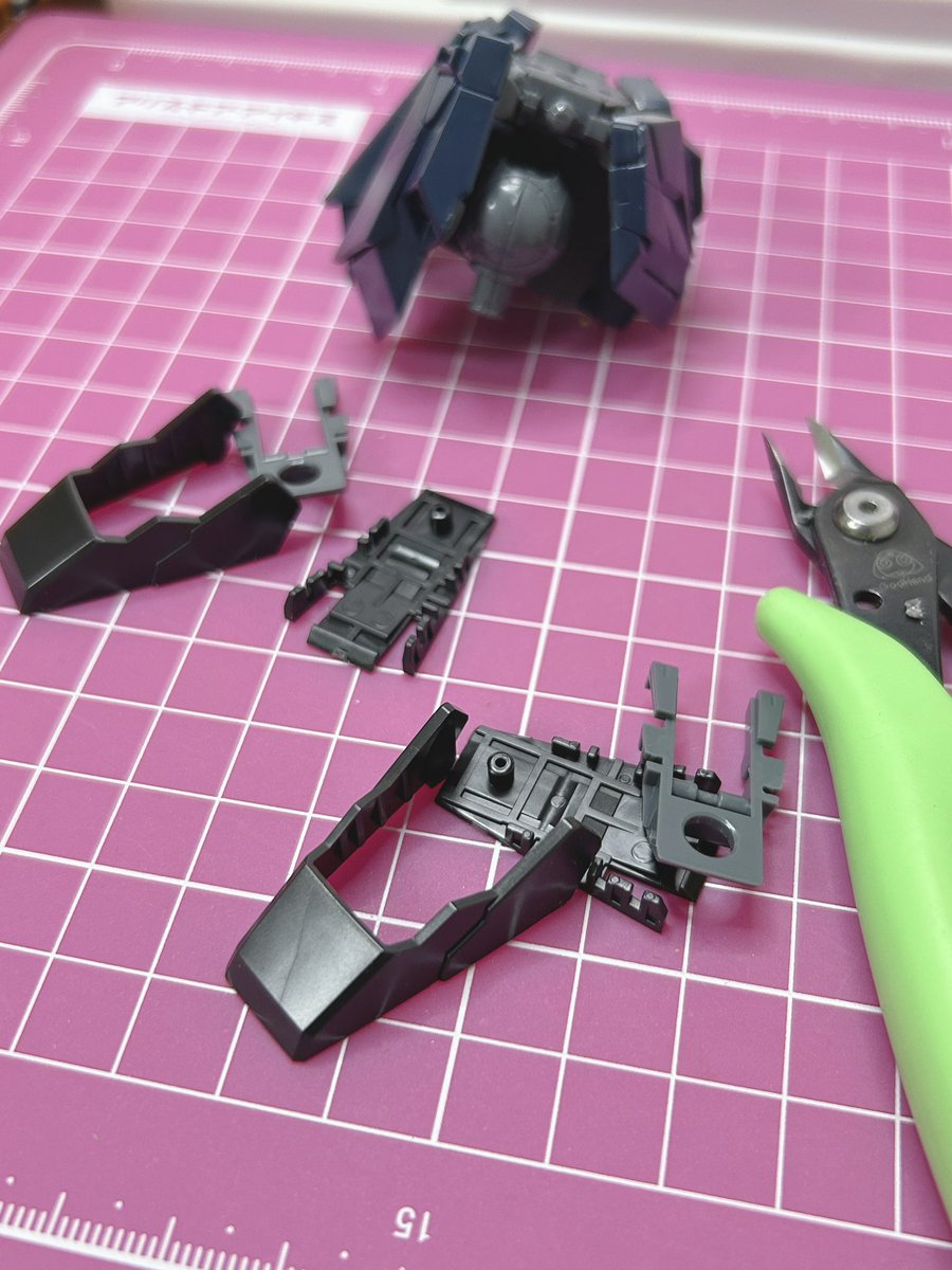 _saotg_'s tweet image. バンシィの股関節かたい…🥹🥹

組むスピードは遅いけどプラモ楽しんでるよ！
作りたいプラモもやりたいこともたくさんある！！！わくわく！