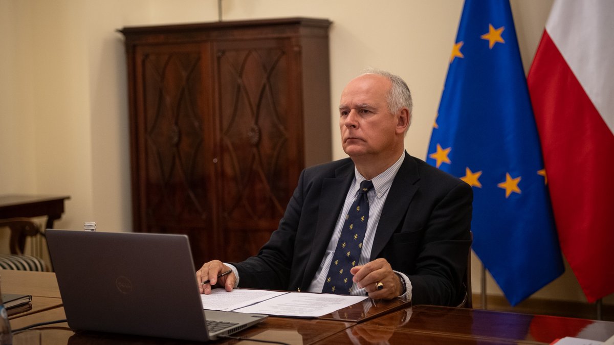 Ministerstwo Obrony Narodowej 🇵🇱 (@mon_gov_pl) on Twitter photo 21 lipca br. w formule wirtualnej odbyło się 29. posiedzenie Grupy Kontaktowej ds. Obrony Ukrainy (UDCG), w którym uczestniczył wiceminister <a href="/ZalewskiPawel/">Paweł Zalewski</a>. Obradom przewodniczyli ministrowie obrony Wielkiej Brytanii i Niemiec.
- - -
Spotkanie zgromadziło 52 przedstawicieli z 21 lipca br. w formule wirtualnej odbyło się 29. posiedzenie Grupy Kontaktowej ds. Obrony Ukrainy (UDCG), w którym uczestniczył wiceminister <a href="/ZalewskiPawel/">Paweł Zalewski</a>. Obradom przewodniczyli ministrowie obrony Wielkiej Brytanii i Niemiec.
- - -
Spotkanie zgromadziło 52 przedstawicieli z