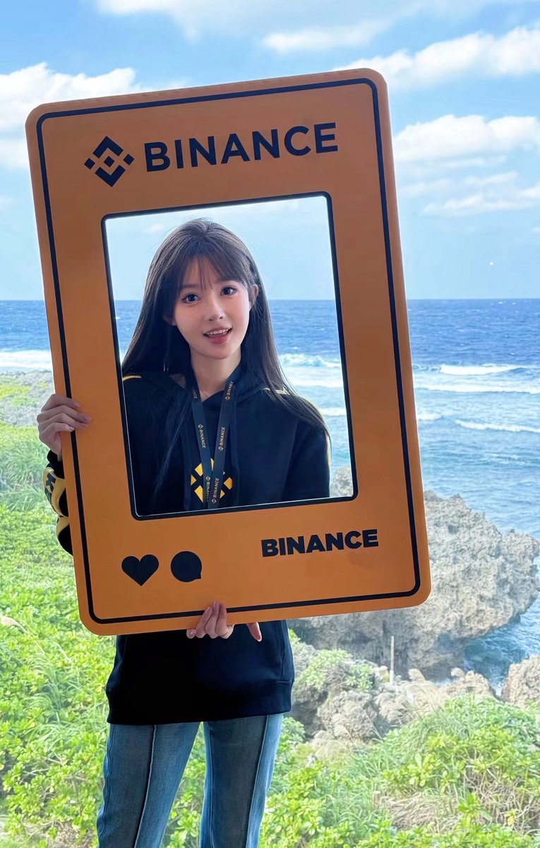 Nina 小耳朵 (@web3nina) on Twitter photo 币安8岁快乐🎉 <a href="/binancezh/">币安Binance华语</a> 也是我在crypto的第3个年头了~
原来人生容错率很高,只要在重大选择上做对一两次,就可以改命了。
从降生开始,我们就被装在社会规则的套子里:生活、工作、寻爱,都设定了标准答案,当我答出了标准答案,却没获得想象的幸福感。 币安8岁快乐🎉 <a href="/binancezh/">币安Binance华语</a> 也是我在crypto的第3个年头了~
原来人生容错率很高,只要在重大选择上做对一两次,就可以改命了。
从降生开始,我们就被装在社会规则的套子里:生活、工作、寻爱,都设定了标准答案,当我答出了标准答案,却没获得想象的幸福感。