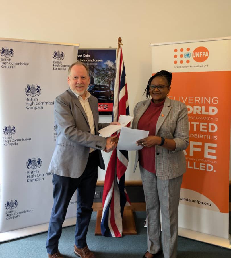 UNFPAUganda's tweet image. We’re thrilled to announce that @UKinUganda and @UNFPAUganda have signed a strategic partnership to launch the “Empowering Women for Better Reproductive Health Outcomes” (EMPOWER) programme! This catalytic initiative will boost family planning access in Kampala, Mukono &amp; Wakiso.