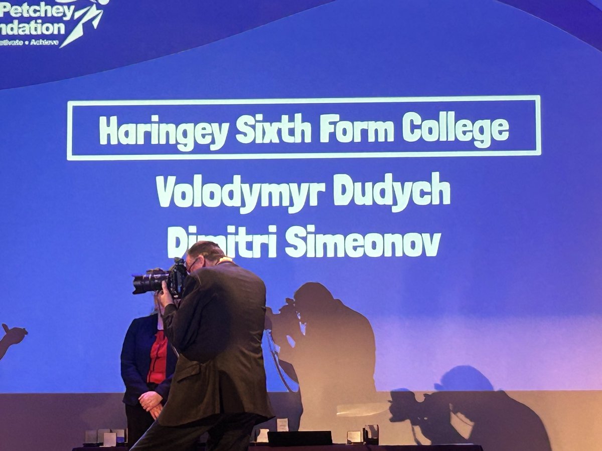 Haringey6thForm's tweet image. Congratulations to our #TeamHaringey6 students who attended the @JPFoundation Awards as they were recognised as #OutstandingAchievers - it goes without saying they thoroughly deserved these awards and we are very #H6Proud of them all! #FutureLeaders #MoreThanACollege