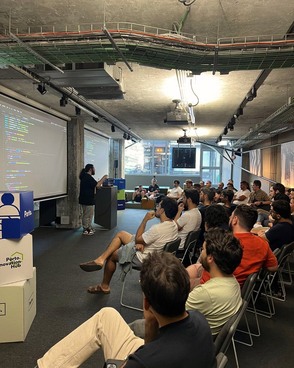 PortoTechHub's tweet image. What an incredible meetup with frontend.OPO! π
On July 17th, nearly 50 people came together for an evening filled with great conversations and an amazing vibe.
Thanks to everyone who joined! The frontend.OPO's energy was truly something special.