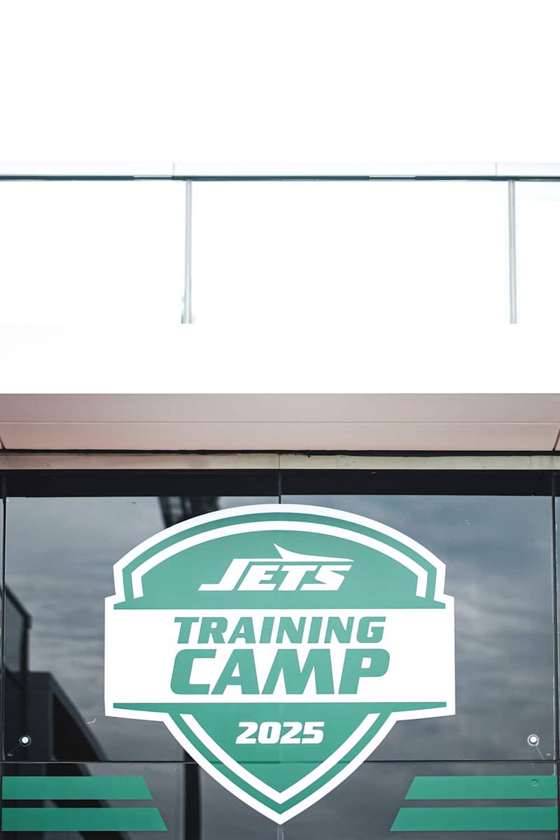 BoyGreen25's tweet image. Hey folks #JetsCamp is officially here!!!
📸 @nyjets #JetUp #Jets