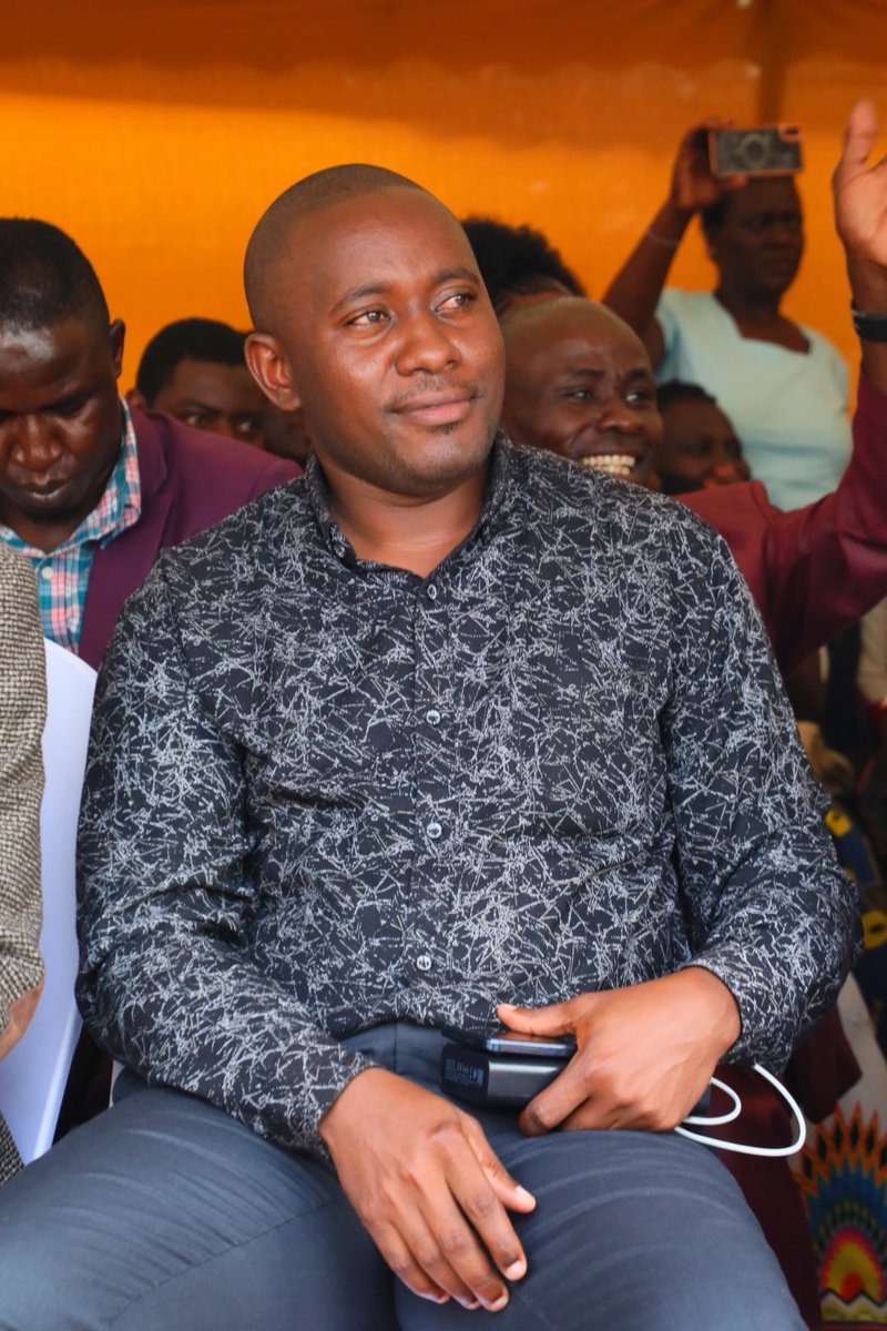 BarasaFernandes's tweet image. Attended the funeral service of Mzee John Serebwa Anyolo in Shibale, Mumias West Sub-county, He was father to Mr. Joseph Serebwa, a Communication Officer in the County Government of Kakamega.
My heartfelt condolences to his family and friends. May his soul rest in eternal peace.