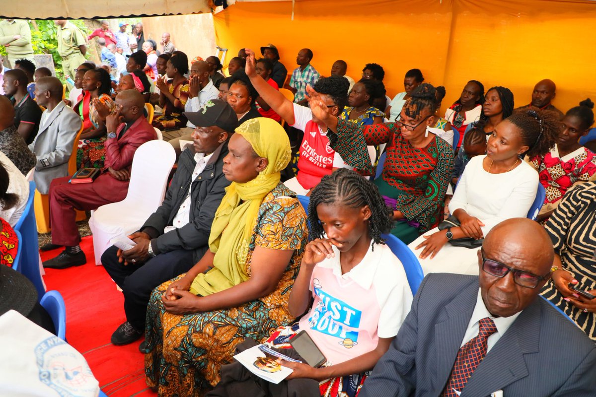 BarasaFernandes's tweet image. Attended the funeral service of Mzee John Serebwa Anyolo in Shibale, Mumias West Sub-county, He was father to Mr. Joseph Serebwa, a Communication Officer in the County Government of Kakamega.
My heartfelt condolences to his family and friends. May his soul rest in eternal peace.
