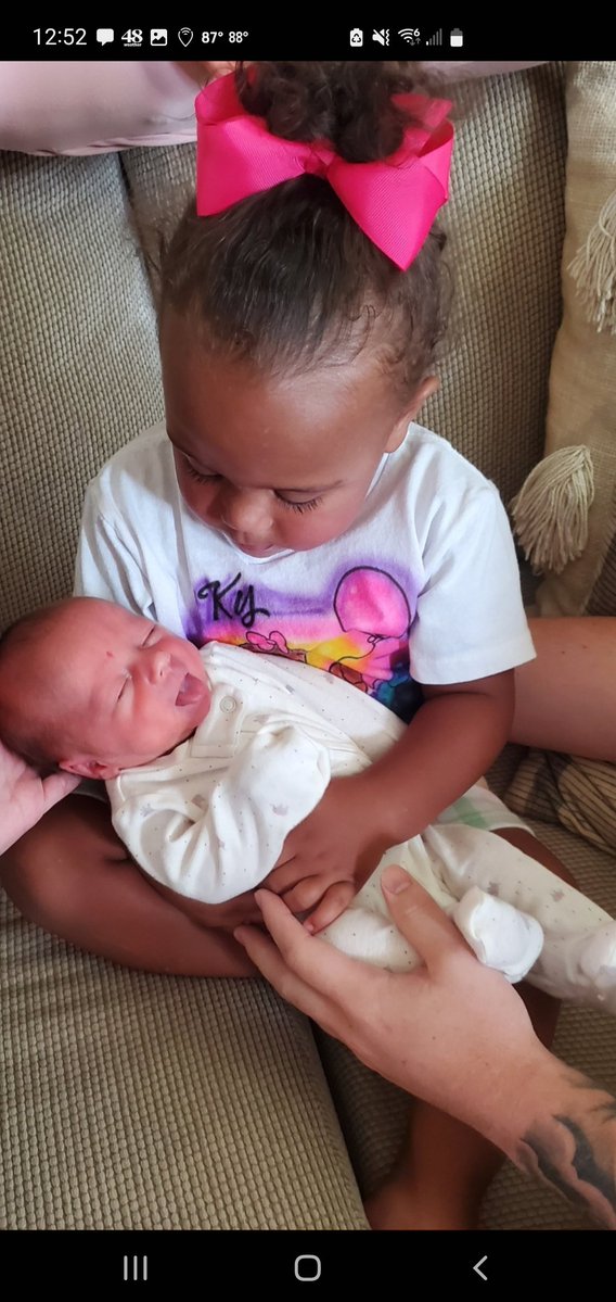 jmac4ua's tweet image. When your 2 great-granddaughters get to meet their cousin and hold your newest great-granddaughter ❤️!