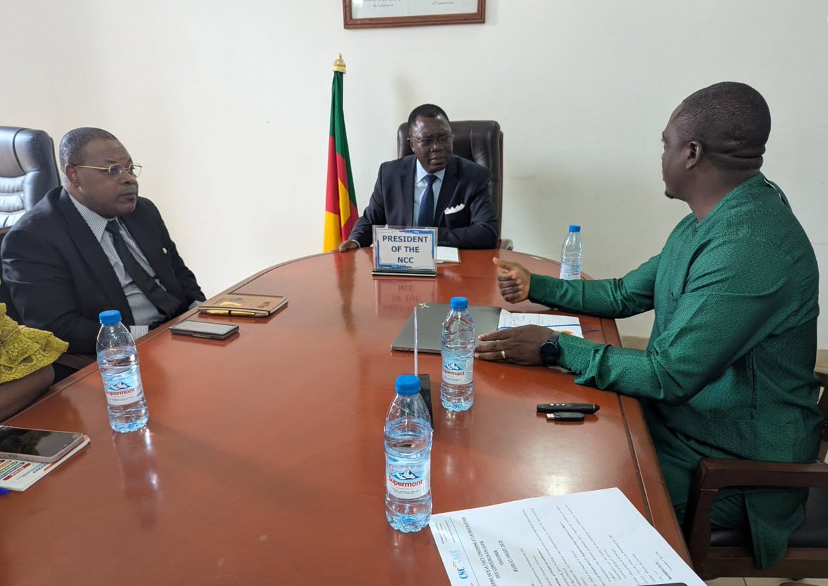 In preparation for #Elections2025, <a href="/conseilnatcom/">CNC Cameroun</a> &amp; #CivicWatch  held a key consultation to tackle:

✅#misinformation, #disinformation, #malinformation

✅ Image verification

✅ Citizen content accuracy

✅ Fact-checking tools

#SafeOnlineSpaces
#ThinkB4UClick
#defyhatenow