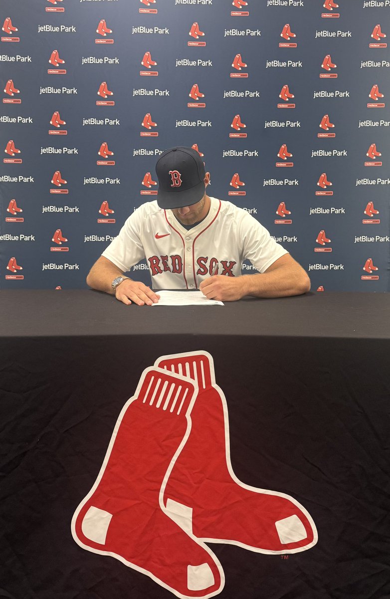 NPKnights's tweet image. Officially a pro! Dylan Brown (NP 2022) begins the next journey as his career in the @RedSox organization begins! @SOLsports @ReporterSports @ODUBaseball