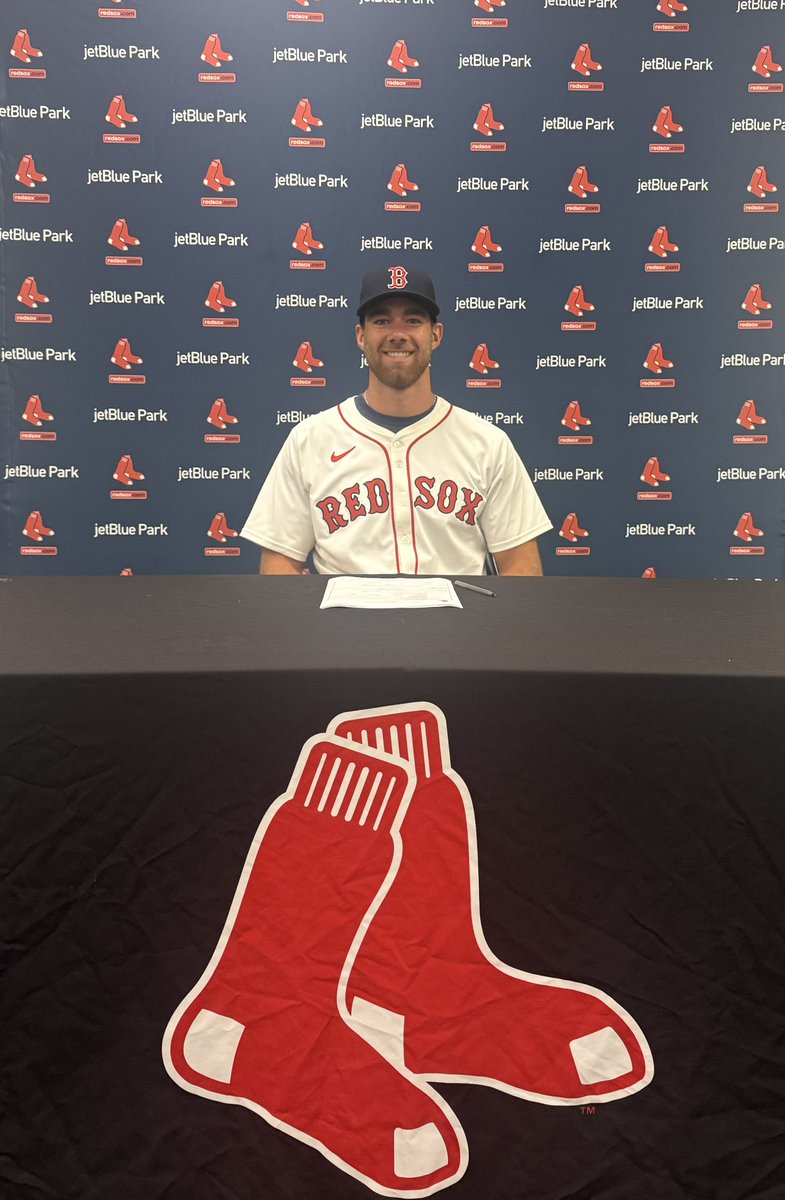 NPKnights's tweet image. Officially a pro! Dylan Brown (NP 2022) begins the next journey as his career in the @RedSox organization begins! @SOLsports @ReporterSports @ODUBaseball