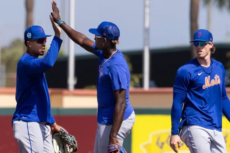 DanBartels2's tweet image. The Mets third base position has seemed to boil down to Ronny Mauricio and Brett Baty — Mark Vientos is best suited as a DH/1B.
Ronny Mauricio has the highest upside — but Brett Baty is the better all-around defender.