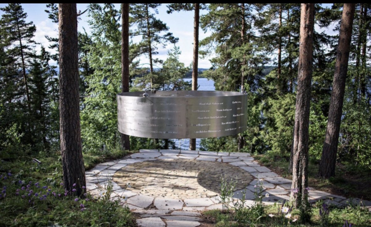 AnnLinde's tweet image. Today we remember the victims of Utøya and Oslo. The terrorist attack by an extreme right wing person was directed against the youth of the Labour Movement and against democracy. We honor the victims by continuing the work for democracy, freedom and equality.