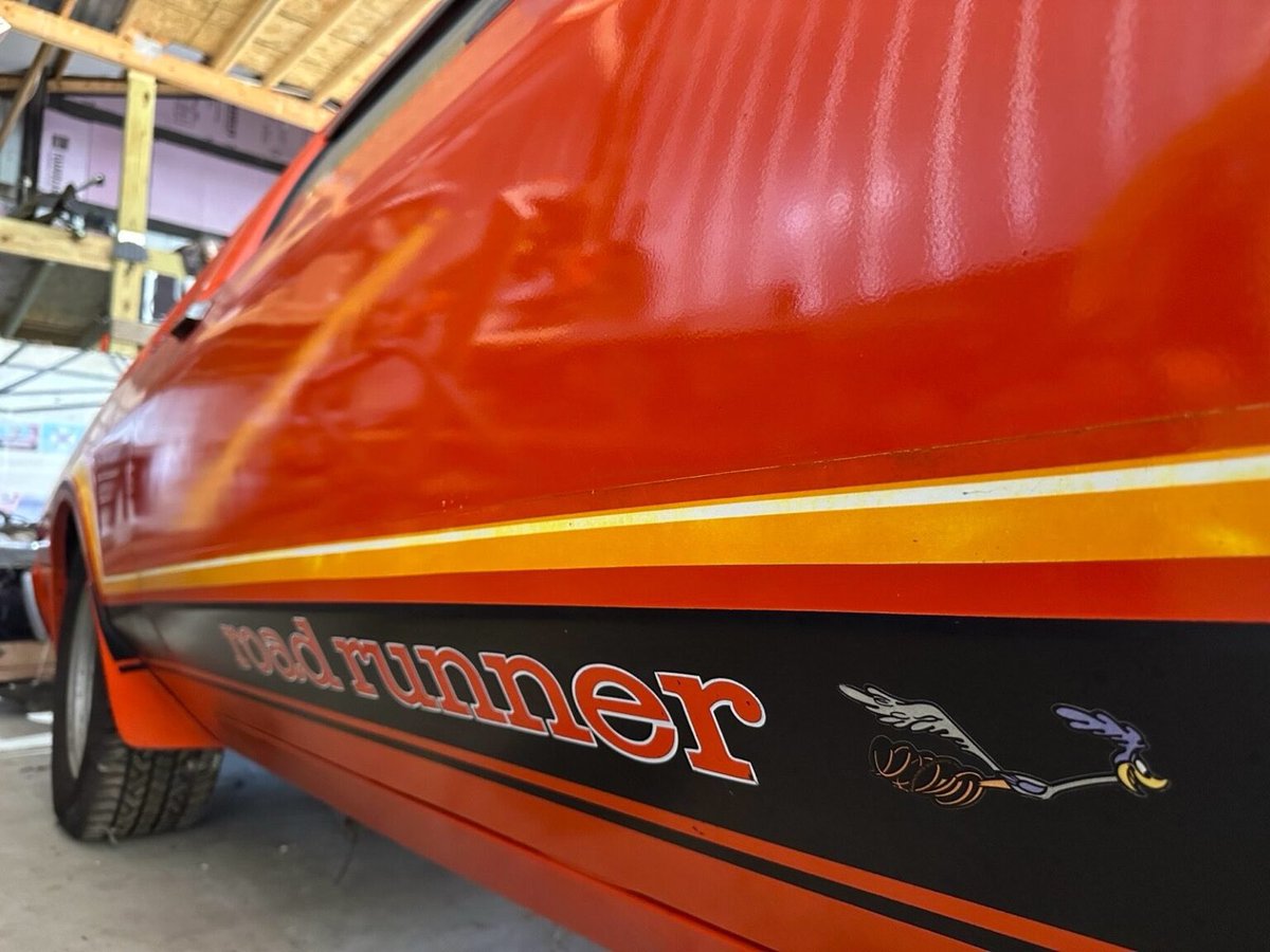 Silodrome's tweet image. This 1976 Plymouth Volare Road Runner is a barn find that has been sitting for at least 15 years, since the motor was pulled for a rebuild. The project stalled after this, but the engine is with the car, and this is the rarer 4-speed manual version.
Link: silodrome.com/plymouth-volar…
