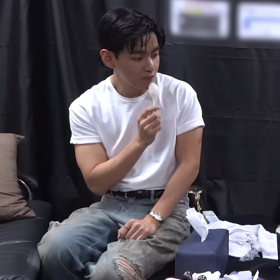 *✧ (@taeteluv_) on Twitter photo 