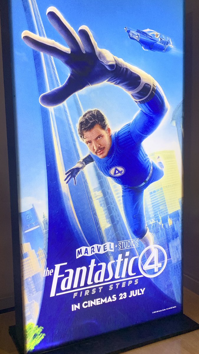papapascal__'s tweet image. our papi is here, ppl are queuing to take pic with pedro’s image haha #fantasticfour