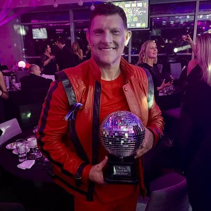 Jaynes__World's tweet image. 🏉 HAPPY BIRTHDAY 🎈 to our #MND glitterball 🪩 star, @LeedsRhinos rugby league legend, and Rob Burrow's straight man 😆 BARRIE McDERMOTT!
HOPE it's a thriller!