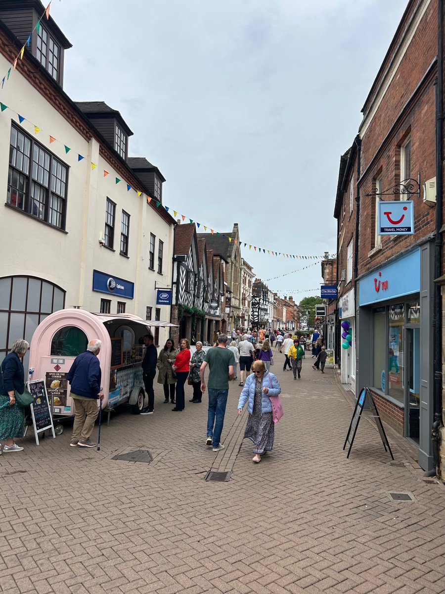 AJWTheology's tweet image. Stopped in Lichfield to see the cathedral, although the boys were more impressed with the cafes: “Why don’t they have banana and peanut milkshakes in Eastbourne?”
