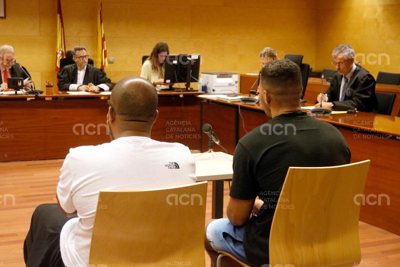 Condemnen a 6 anys i 9 mesos de presó un acusat d'intentar matar un home que va impedir que robés un patinet a Figueres. El processat va entrar en un bar després de barallar-s'hi, va agafar un ganivet i li va clavar una dotzena de vegades
ow.ly/2BTo50Wte87