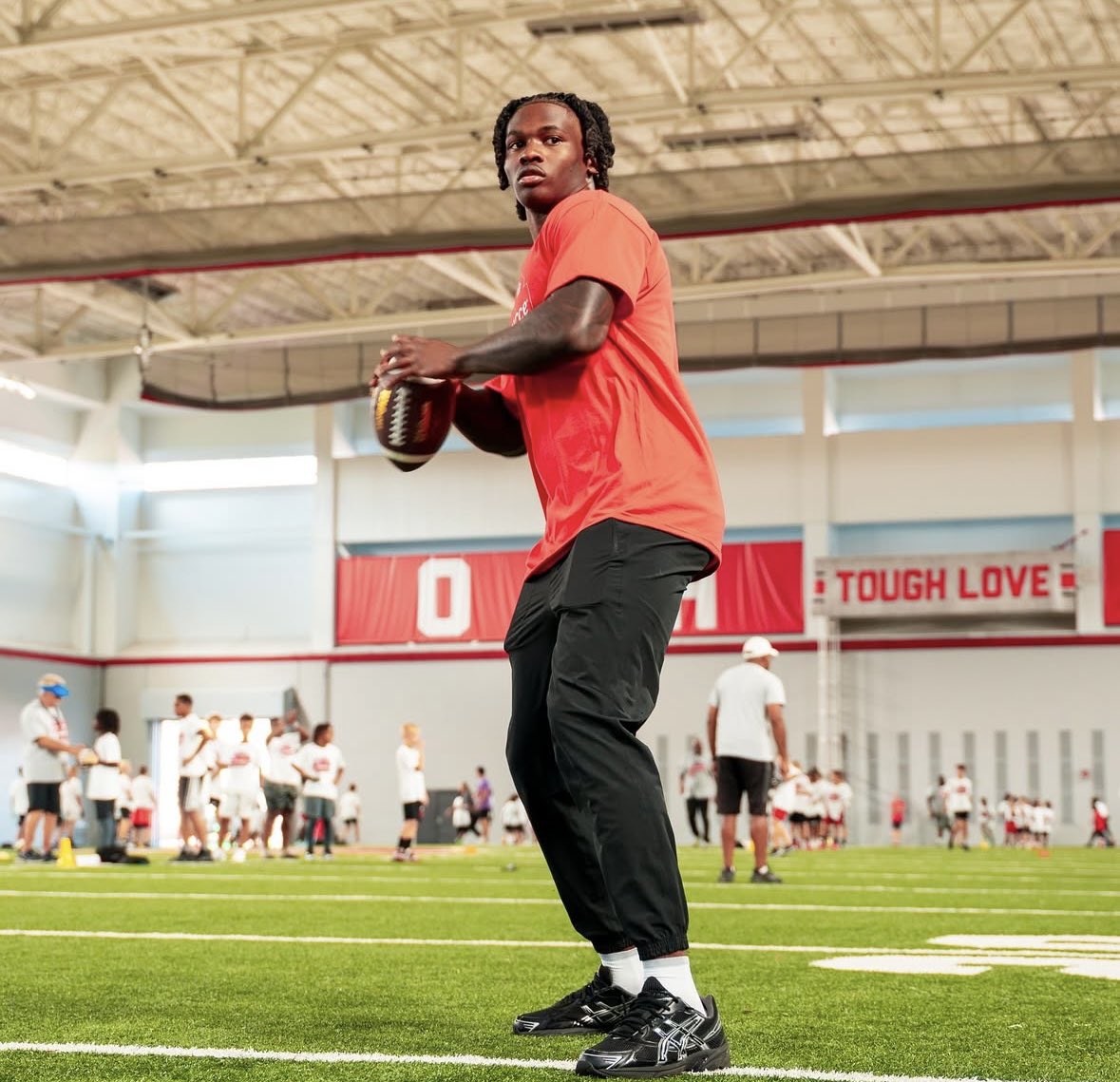 TheFoundation1_'s tweet image. We hosted THE @caresource football @ProCamps this past weekend at The Woody! It was great to see some of our student athlete partners with the kids and yes @Jermiah_Smith1 can throw it well too!