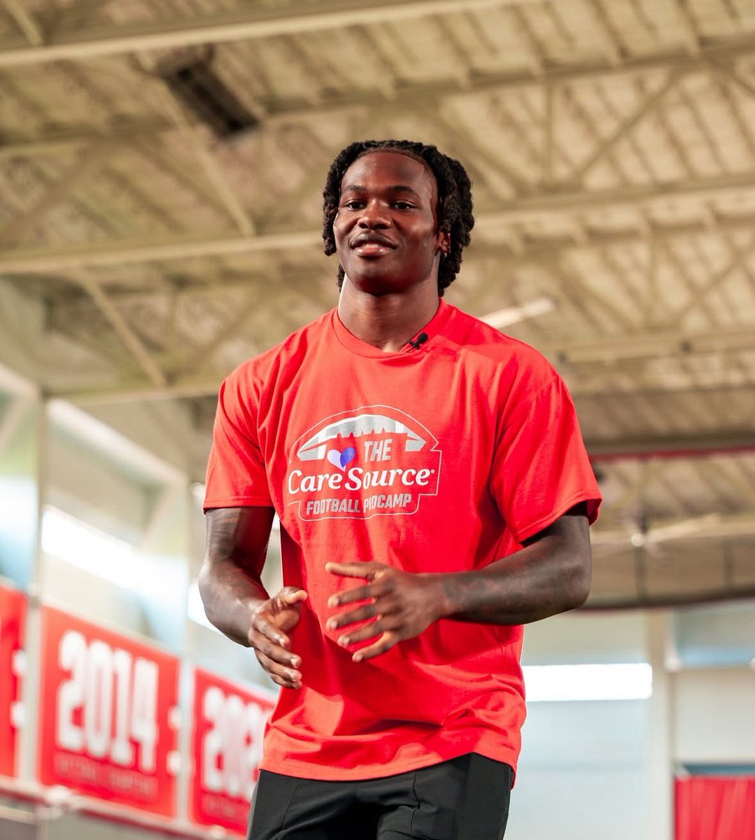 TheFoundation1_'s tweet image. We hosted THE @caresource football @ProCamps this past weekend at The Woody! It was great to see some of our student athlete partners with the kids and yes @Jermiah_Smith1 can throw it well too!