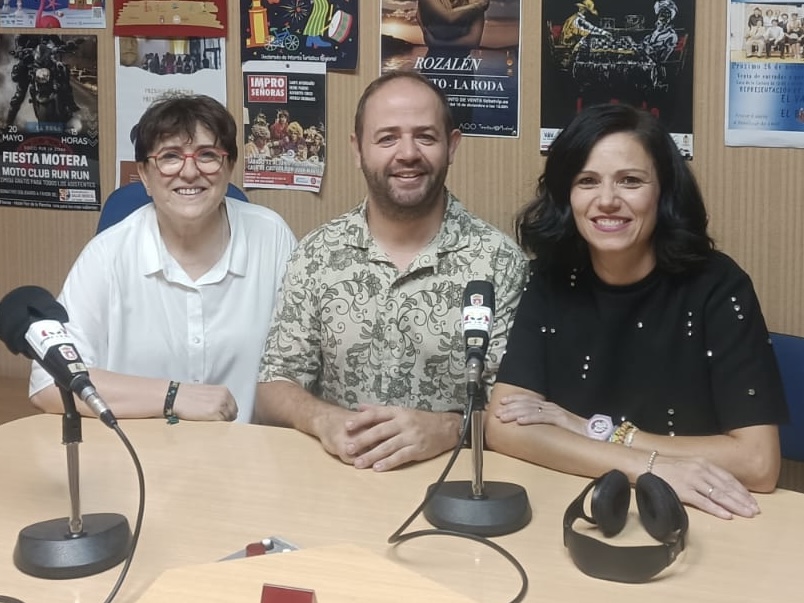 La Asociación de Parkinson de La Roda – CIRENC, prepara la celebración del Día del Abuelo 2025 con una jornada especial.

Petri González entrevista a Claudia Cuesta, trabajadora social del centro, y Paco Avilés, terapeuta ocupacional.

🔊radiolaroda.com/dia-del-abuelo…