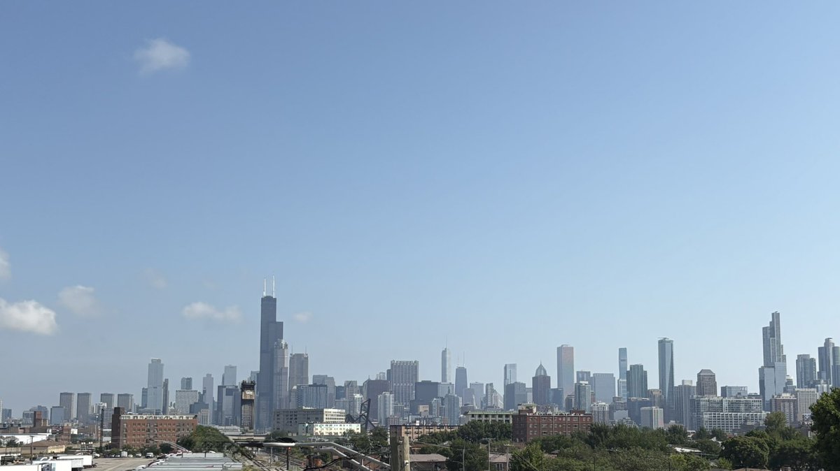 billroach_'s tweet image. I had to get a picture of Chicago.
I haven’t been here in several years. It has been good to visit the city.
My heart has always been for Chicago. Serving in ministry in this city was one of my favorite times.