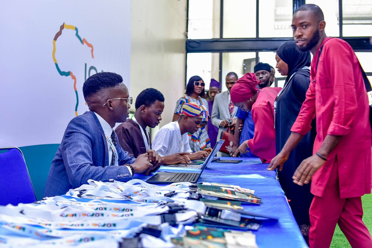 akeemgeorge6's tweet photo. DAY 1 
ICAD2025.

Registration of delegates during the opening ceremony of the International Conference on African Democracy - ICAD 2025

#MyAfricanDemocracyDream #AfroDemocracy #AfricaRising #CypaAfrica #DevelopmentFinance #Leadership #ICAD2025 https://t.co/WgC6ewJOli