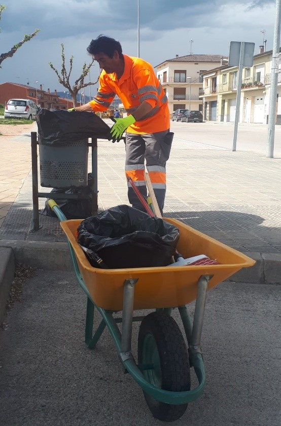 ConsellOsona's tweet image. Al @ConsellOsona contractarem 19 persones en situació d’atur, amb especial vulnerabilitat i/o dificultats per accedir al mercat laboral, a través del programa Treball i Formació 2025 de @ocupaciocat.
+ info i sol·licituds a: ccosona.cat/actualitat/284…