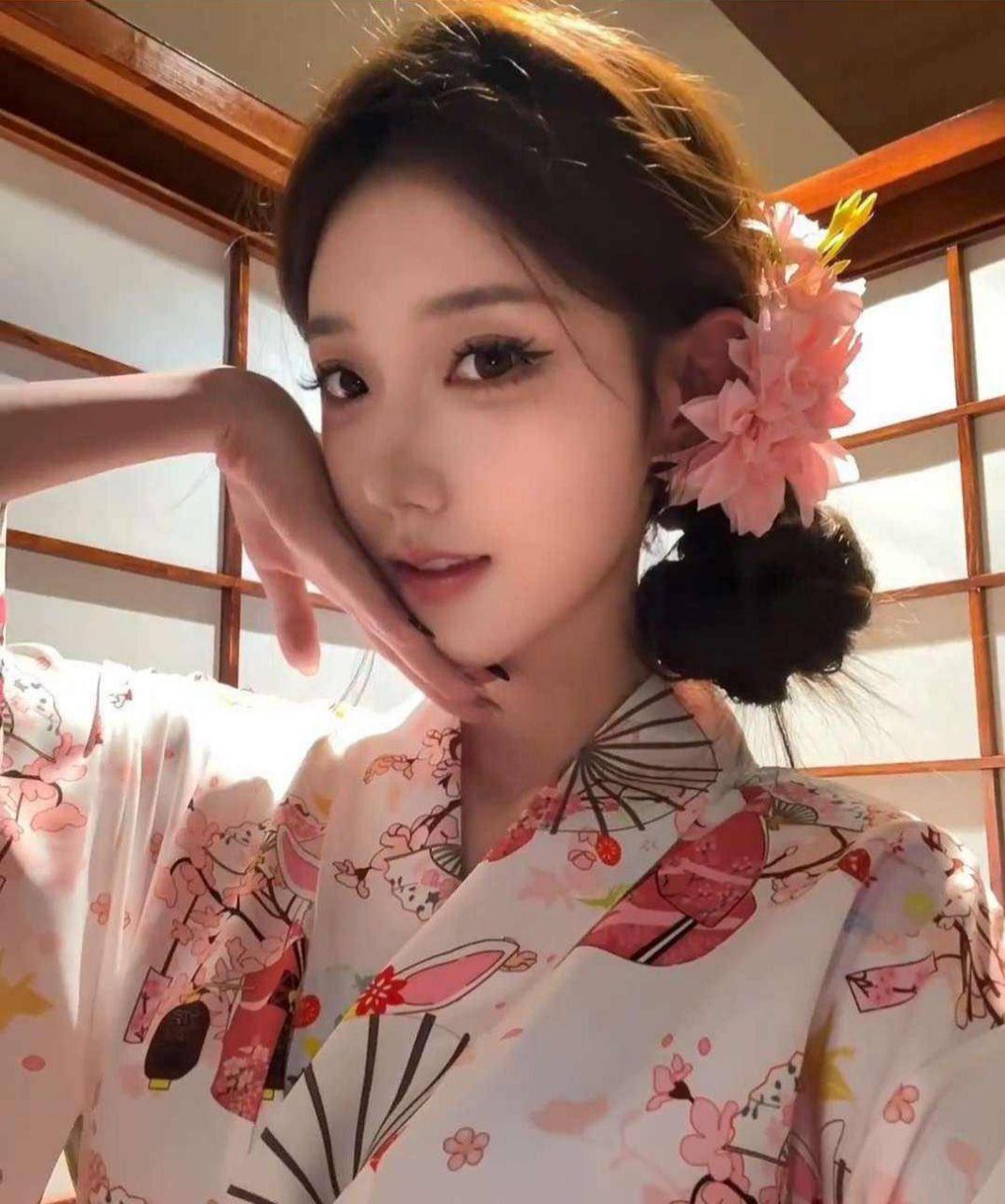 福寿外貌 旧金山高端外围经纪人微心11856811 高端外围真人真照见人付款保
