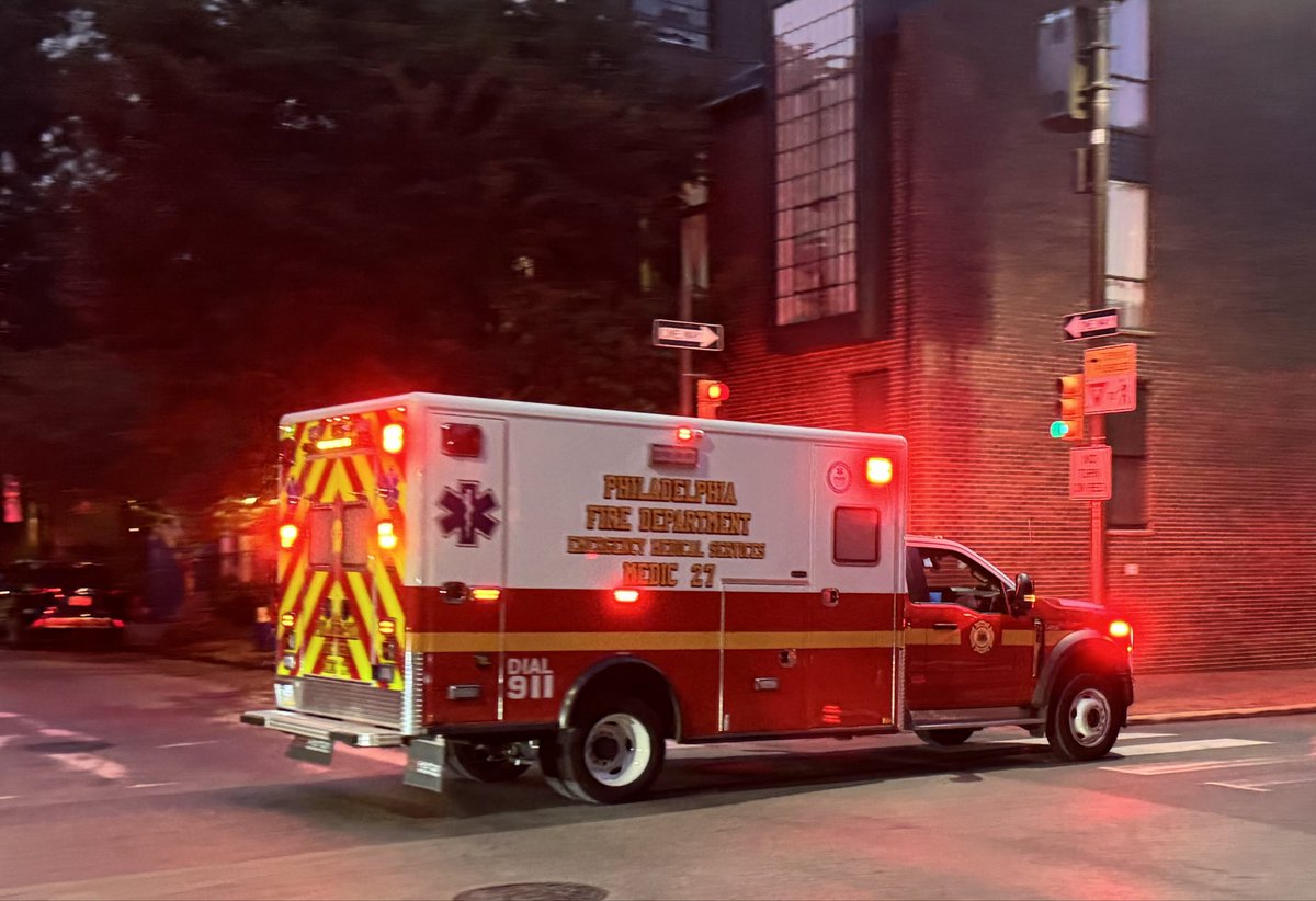 PhillyFireDept's tweet image. Daily totals for Monday, July 21:
🚑: 804 EMS incidents
🚒: 148 fire incidents
#PFDstrongtogether