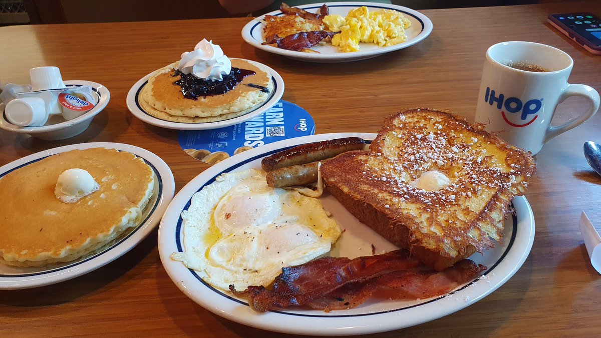 Spike_irl's tweet image. Anyone hungry 😋