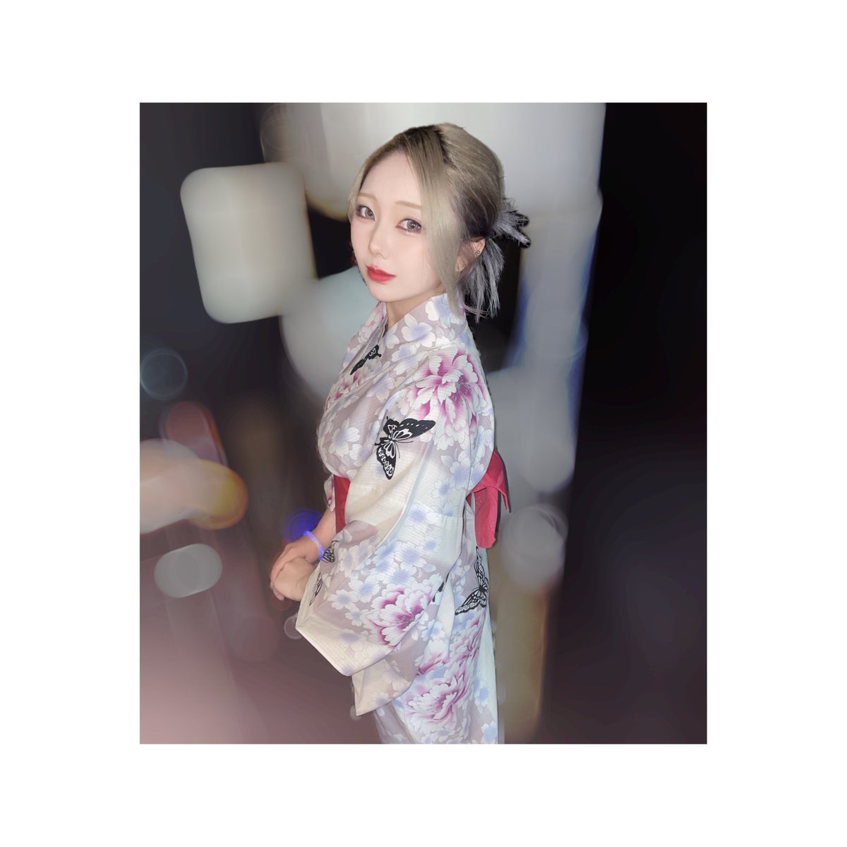 みなさんお元気、、？

僕は週末に約3ヶ月ぶりのおライブ出させていただきますわよ‼️

黒金さんの生誕をお祝いしまーーす㊗️
配信も現地もチケットあるのでご予約お待ちしております( .ˬ.)"

公式グッズとか色々手が込んでるみたいなので僕も楽しみ💭