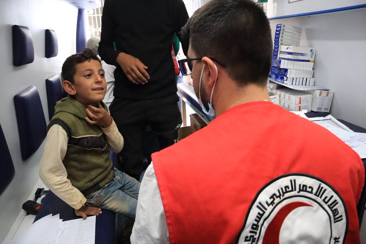 SYRedCrescent's tweet image. 📍#Daraa
The @SYRedCrescent is providing essential healthcare to displaced families in Al-Harak and Izraa.
Services include medical checks, first aid, malnutrition screenings, and more. Supported by @ifrc, @ICRC, @ICRC_sy, @roteskreuz_de, @danskrodekors & @UNFPA.