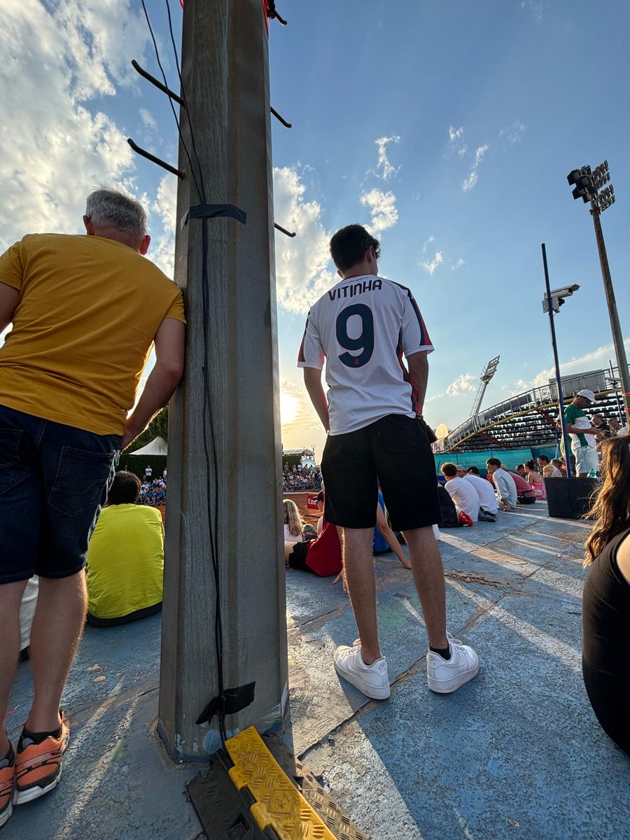 Fvaancy's tweet image. Carro Vitinha ovunque🇭🇷

(Grazie al fotografo)