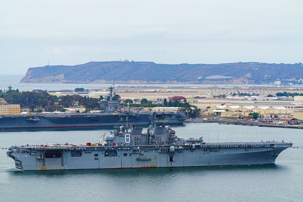 WarshipCam's tweet image. USS Makin Island (LHD 8) Wasp-class amphibious assault ship leaving San Diego - July 21, 2025
SRC: TW-@cjr1321
