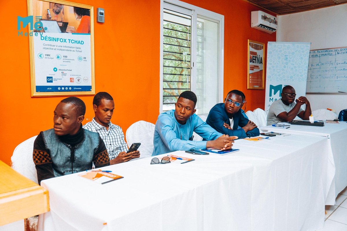 🎙️ Ouverture de l’atelier "Couverture médiatique sensible aux conflits &amp; au genre", organisé par #MEDEV &amp; Salama Peace Initiative à N’Djamena.

🗓️ 3 jours pour :
• Renforcer un journalisme éthique
• Lutter contre la désinformation
• Promouvoir la paix via les médias

#Tchad