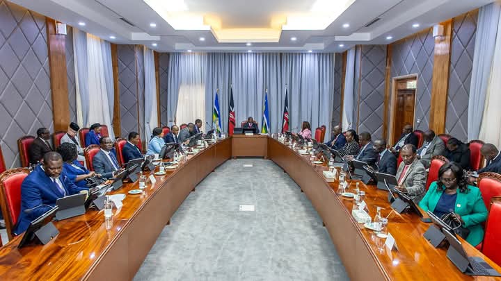 JohnMbadiN's tweet image. With fellow CSs, we joined DP @KindikiKithure at his Karen office for a meeting of the Cabinet Committee on Governance, Social Sector & Public Administration centering our discussions on proposed legislative, policy & programme proposals for onward transmission to the Cabinet.