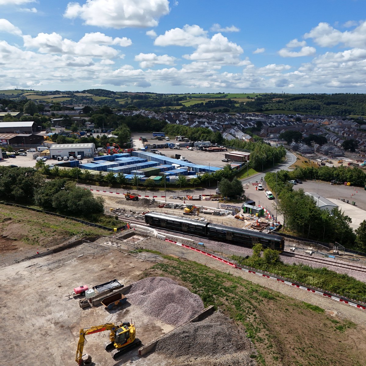 Network Rail Western (@networkrailwest) on Twitter photo 🚆It's been six months since we started work on Okehampton Interchange, a new station in Devon
🔧We've adjusted 300m of track, laid 20 new sleepers, 1,000 tonnes of ballast, 300 tonnes of drainage stone and 25 bored piles
📷Photos provided by <a href="/DCRailPart/">Devon & Cornwall Rail Partnership</a> 🚆It's been six months since we started work on Okehampton Interchange, a new station in Devon
🔧We've adjusted 300m of track, laid 20 new sleepers, 1,000 tonnes of ballast, 300 tonnes of drainage stone and 25 bored piles
📷Photos provided by <a href="/DCRailPart/">Devon & Cornwall Rail Partnership</a>