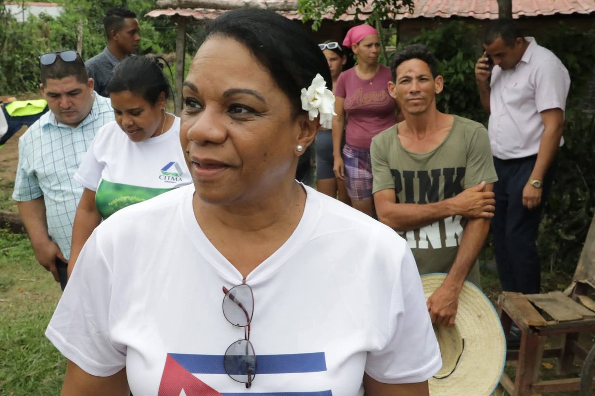 Por allá por #Granma, anda una de las Celias de este pueblo.La mujer cubana, es dignidad, es patriotismo, es belleza, dulzura, miel y acero.
#ACubaHayQueQuererla , #SerBuenoEsSerRevolucionario, #CubaEstáFirme
