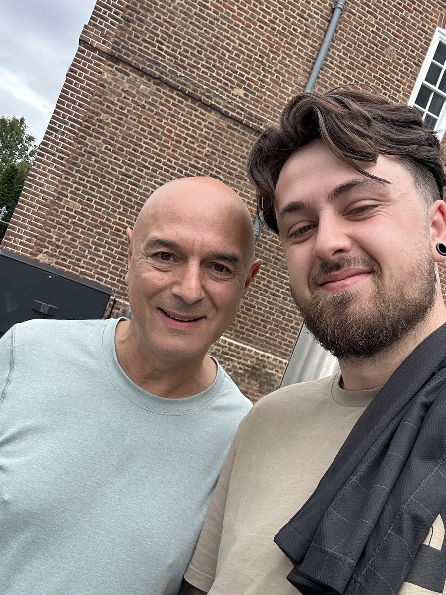 L U K E 🐓 tweet media