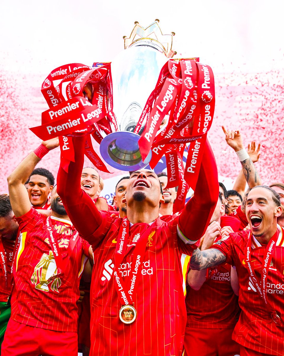 brfootball's tweet image. It's been five years since Liverpool broke their 30-year trophy drought and lifted the Premier League.
This year they got to do it again...but in front of fans ❤️