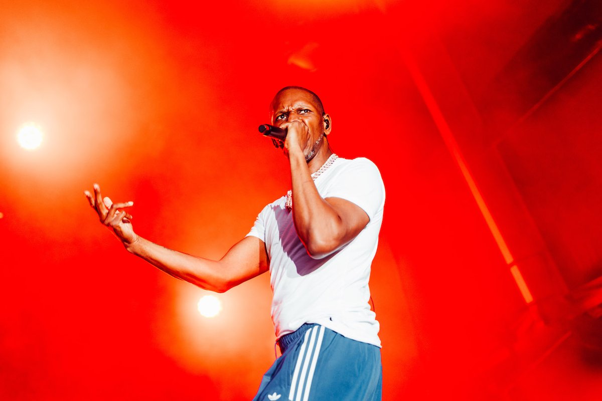 ClashMagazine's tweet image. Live Report: @officialgiggs - @SomersetHouse
The Landlord returns to show London how it's done - with an all-star cast, too...
clashmusic.com/live/live-repo…
